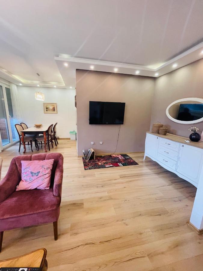 Apartman Centar Sa Sigurnim Parkingom Σαράγεβο Εξωτερικό φωτογραφία